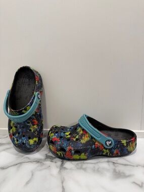 Crocs Classic Tie-Dye Graphic Clogs Kids Size 3